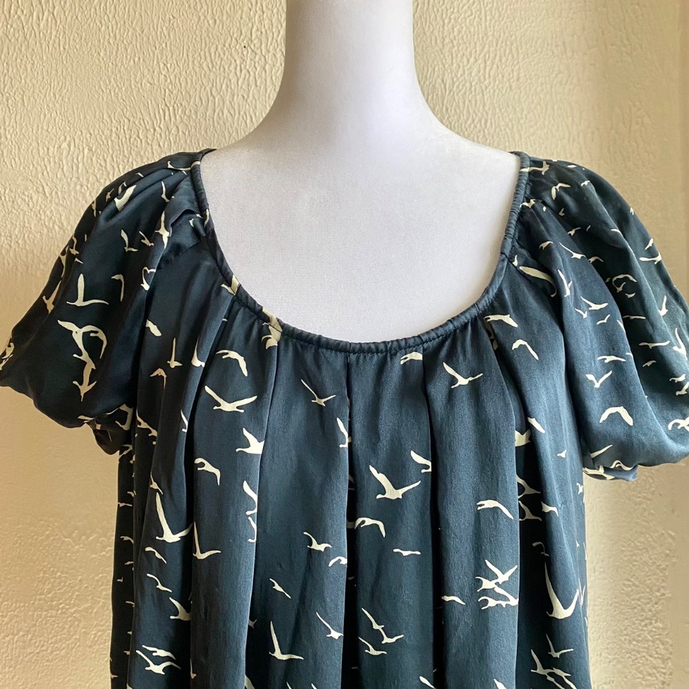 Ulla Johnson navy blue and ivory flock of birds print silk top Size 6 - Picture 2 of 12